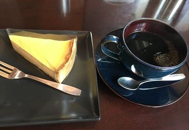 とてもお洒落のカフェでした、店内が使っている家具は全部木製で、とてもぬくもりを感じました。