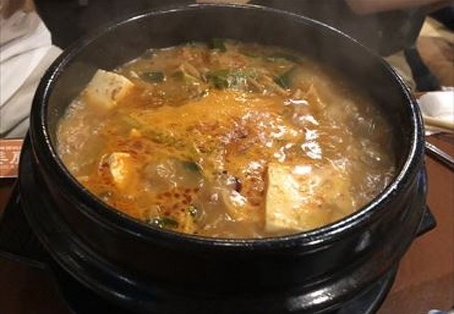 美味しい韓国料理をいただきました、特に海鮮チヂミと豆腐チゲがお勧めです。