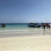 サメット島ではこんな感じで上陸します。