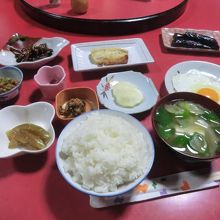 朝食の一例。朝からボリュームたっぷり！一日の活力は朝食から。