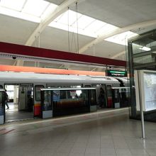 対面の乗り換え。