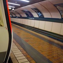 地下鉄車両内からの景観