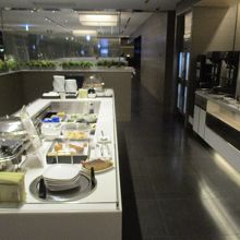 羽田空港国際線 ANAラウンジ (110番ゲート付近)