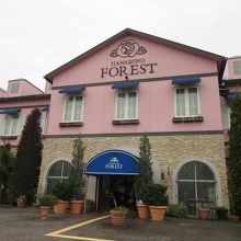 「道の駅はなぞの」に隣接する、お菓子のショッピングモール