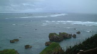 宮古島の最東端にある絶景・東平安名崎と平安名崎灯台