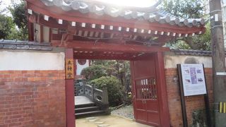 中国らしいお寺です