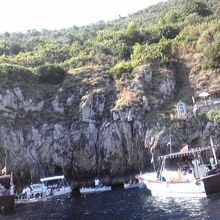 小舟で揺られて待つ