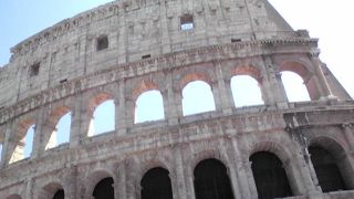 ２０００年前の建物が残る