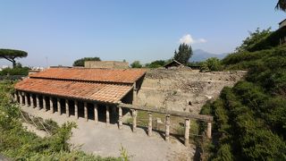 マリーナ門から距離はあります