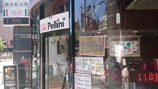 日比谷のカフェ