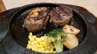 ウニクスの隣のレストラン。