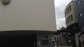 五百羅漢の入口の石段だけ覗いて不動尊にでました