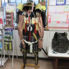 観光案内所に飾られてた鎧兜。