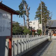 府中街道沿いの歴史ある神社
