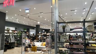 H&M (イブン バトュータ モール店)