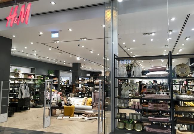 H&M (イブン バトュータ モール店)