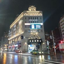 東武鉄道浅草駅と同じビル