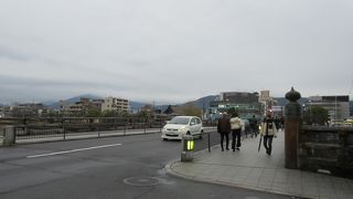 多くの歴史に彩られた橋です