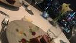 東京の夜景を楽しみながらディナー