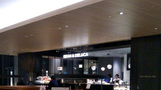 落ち着いた雰囲気のディーン＆デルーカ カフェ