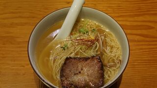 塩ラーメンの看板