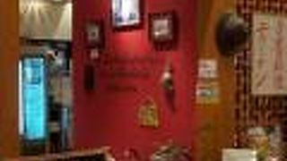 タイ料理をオープンスペースで食べることができるの