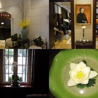 歴史あるホテル内にはいろいろな生花が飾られています