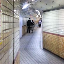 トンネル内。