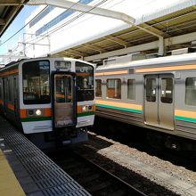 横向き座席のハズレ車両