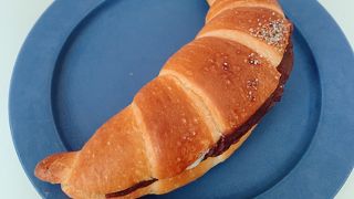 塩パンにサンド