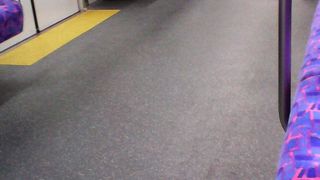 名古屋へ通じる生活路線でもあり夕方は混雑が多め