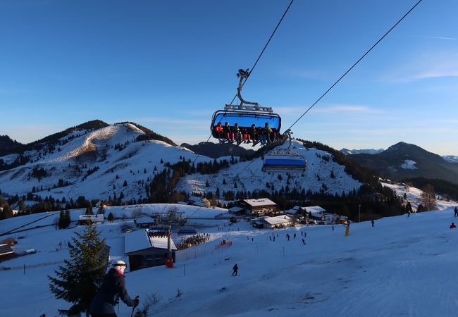 超人気スキー場も雪不足