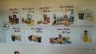 乗り心地も悪くない。バーは車窓を見ながらお茶したり軽食を食べたりいいですね。