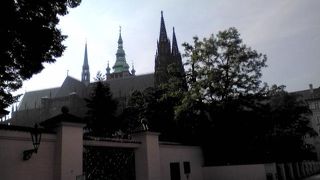 3つの教会と5つの宮殿