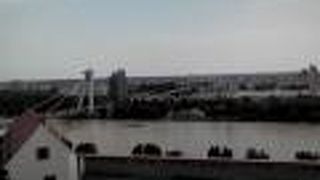 ゆったりと流れる