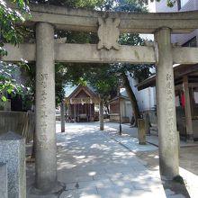 幹線道路に面している