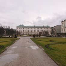 ミラベル庭園とミラベル宮殿