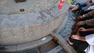 からくり時計見ながらホッコリ