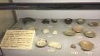 地下鉄駅に遺跡品の展示