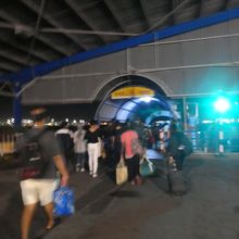 6時半ですがそれなりに乗客がいました