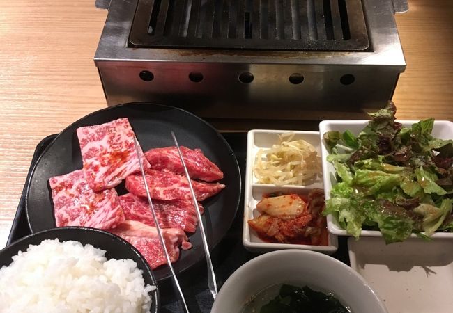 ランチに焼肉をする