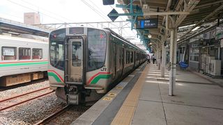 特急以外は4つの区間に分かれています