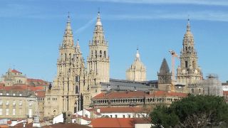 カテドラルを一望できる公園