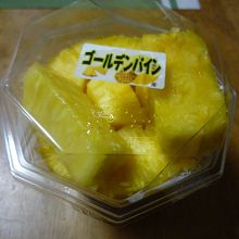 地下の商品売り場で買いました