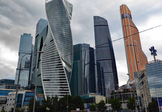 近代的高層ビル群のモスクワシティ