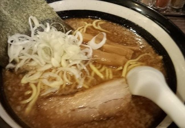 西日暮里にて、気になる存在ですが。