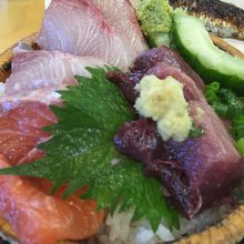 刺身が厚切りの海鮮丼