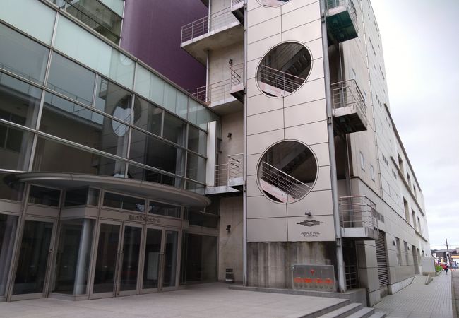 富山市芸術文化ホール (オーバード ホール)