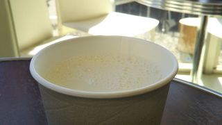 出来たての牛乳を味わう