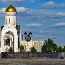 戦勝記念公園にある新しい教会